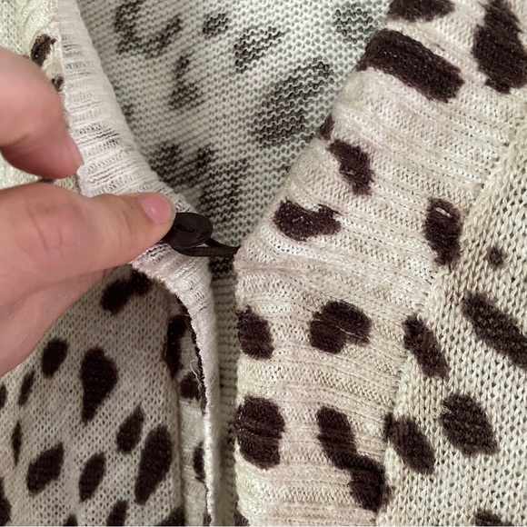 Chicos size 2 leopard 🐆 print cardigan - Picture 2 of 6
